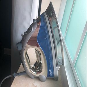 Shark Iron/steamer used one time